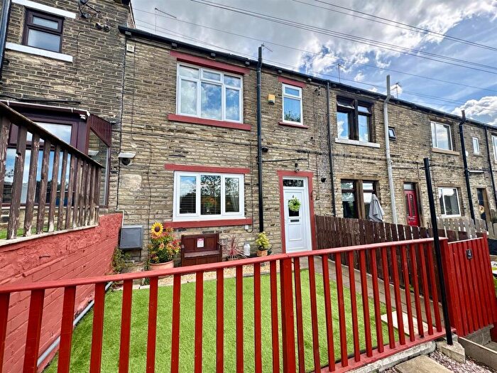 1 Bedroom Terraced House For Sale In Field Top, Bailiff Bridge, Brighouse, HD6