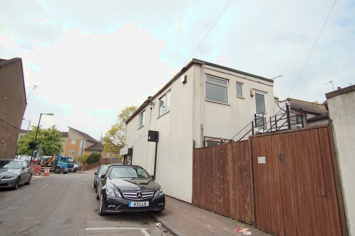 1 Bedroom Flat To Rent In Parson Street, Bedminster, Bristol, BS3