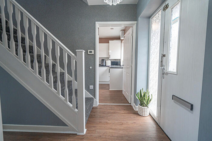 3 Bedroom Semi-Detached House For Sale In Invention Avenue, Handsworth, Birmingham, B21 - Photo 9
