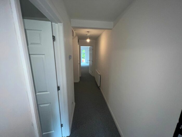 2 Bedroom Flat To Rent In Lindsey Road, Parkstone, BH13