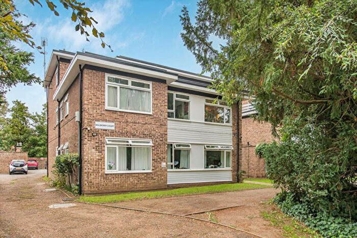 2 Bedroom Flat For Sale In Strawberry Hill Road, Twickenham, TW1