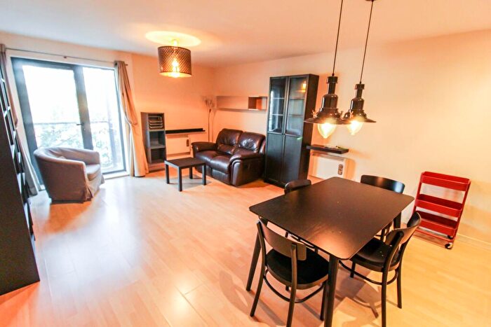 1 Bedroom Flat To Rent In Quay, Ordsall Lane, M5