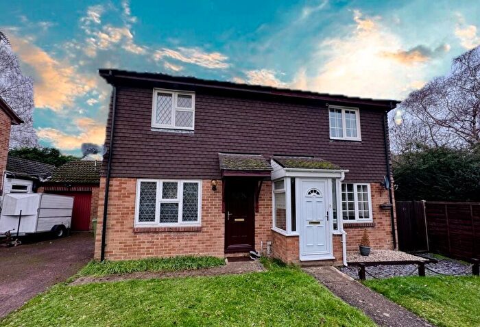 3 Bedroom Terraced House To Rent In Ash Tree Close, Farnborough, Hampshire, GU14