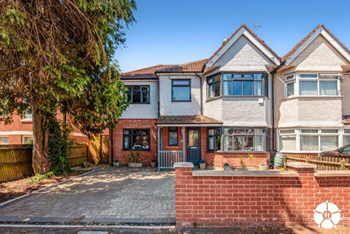 4 Bedroom Semi Detached House For Sale In Regents Park Road, Southampton, SO15