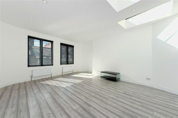 2 Bedroom Apartment To Rent In Gould Terrace, London, E8