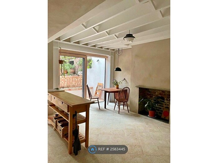 1 Bedroom Flat To Rent In Stoke Newington Road, London, N16