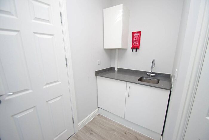 2 Bedroom Flat To Rent In Gladstone Road, Watford, WD17