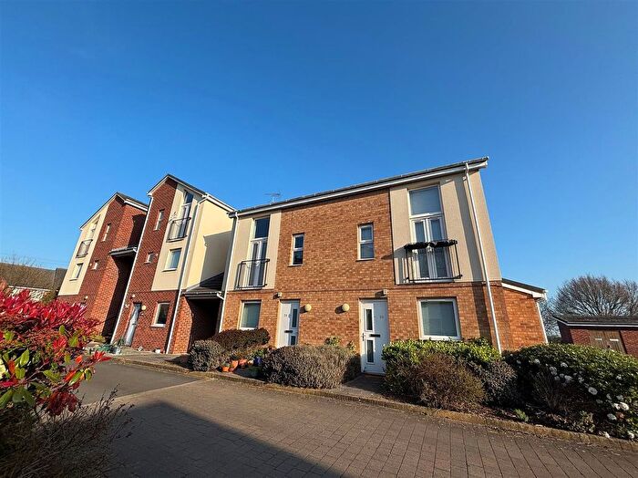 2 Bedroom Maisonette To Rent In Clog Mill Gardens, Selby, YO8