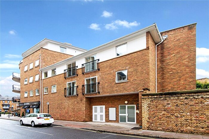 1 Bedroom Apartment For Sale In Lockview Court, E14