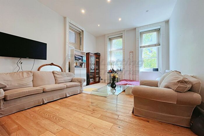 2 Bedroom Flat To Rent In Central Park Lodge -, Bolsover Street, W1W