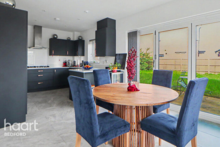 4 Bedroom Detached House For Sale In Woodman Way, Bedford, MK43