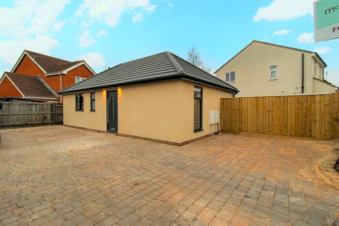 2 Bedroom Detached Bungalow To Rent In Beechcroft Road, Upper Stratton, Swindon, SN2