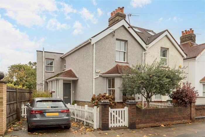 3 Bedroom Property To Rent In Chilton Road, Kew, Richmond, TW9