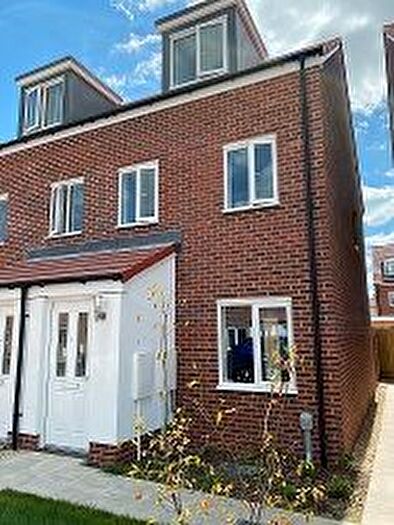 3 Bedroom Semi-Detached House To Rent In Maguire Close, Wantage, OX12