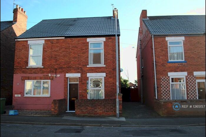 2 Bedroom Semi-Detached House To Rent In Victoria Road, Ashby, Scunthorpe, DN16