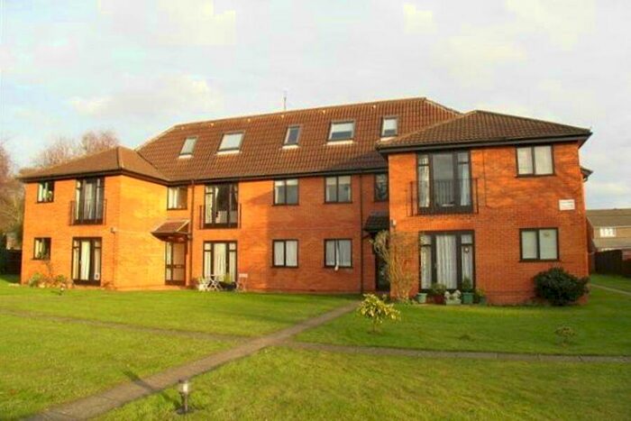 2 Bedroom Apartment To Rent In Elm Court, GU47