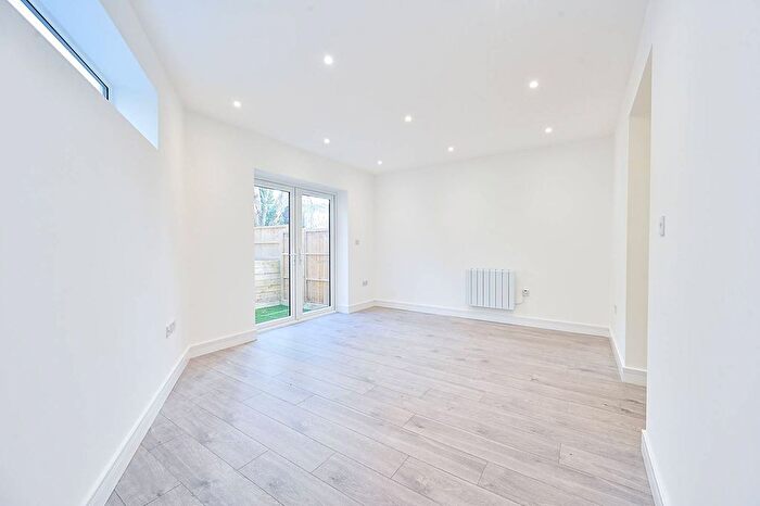 1 Bedroom Flat For Sale In Berymead Gardens, Acton, London, W3
