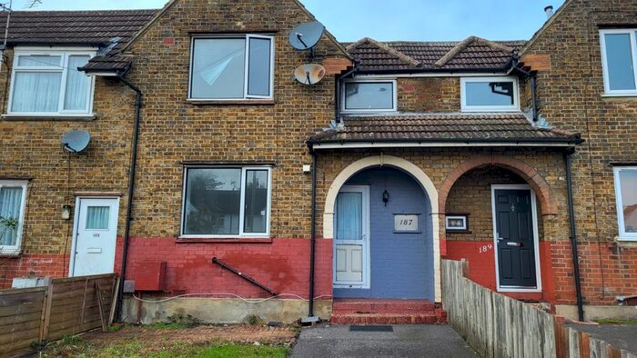 3 Bedroom Terraced House To Rent In Summers Lane, London, N12