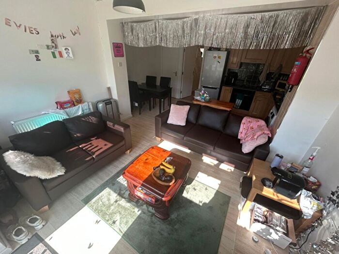 4 Bedroom Flat To Rent In Ivy Court, Beautiful Bedroom House, SE16