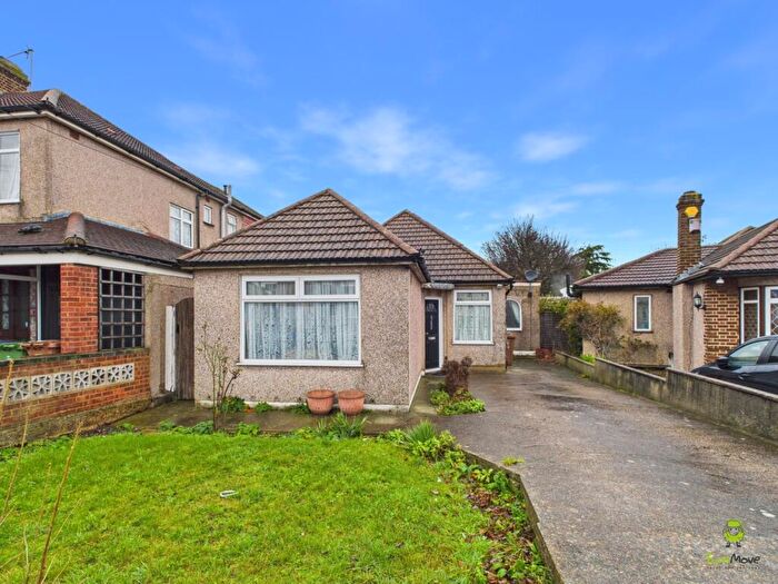 3 Bedroom Detached Bungalow For Sale In Belmont Road, Erith, Kent, DA8
