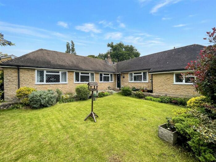 3 Bedroom Detached Bungalow For Sale In The Hamlet, Gallowstree Common, RG4