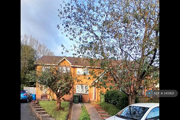 2 Bedroom Terraced House To Rent In Magpie Lane, Oldham, OL4