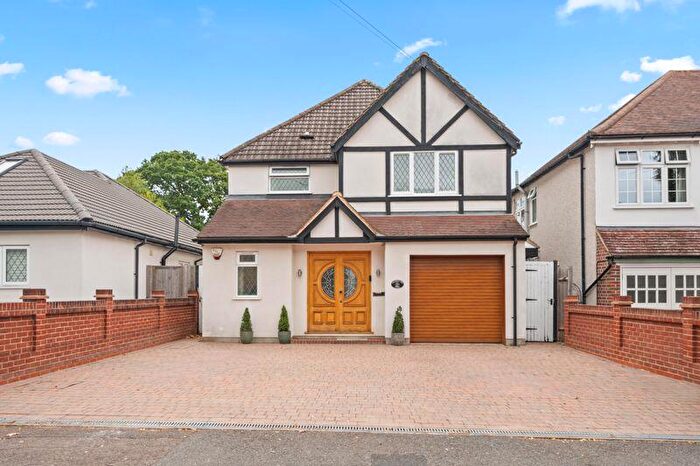 5 Bedroom Detached House For Sale In Kingsmead Avenue, Worcester Park, KT4