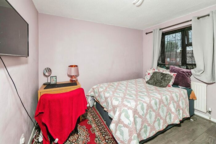 3 Bedroom End Of Terrace House For Sale In Harrington Close, Lower Earley, Reading, RG6