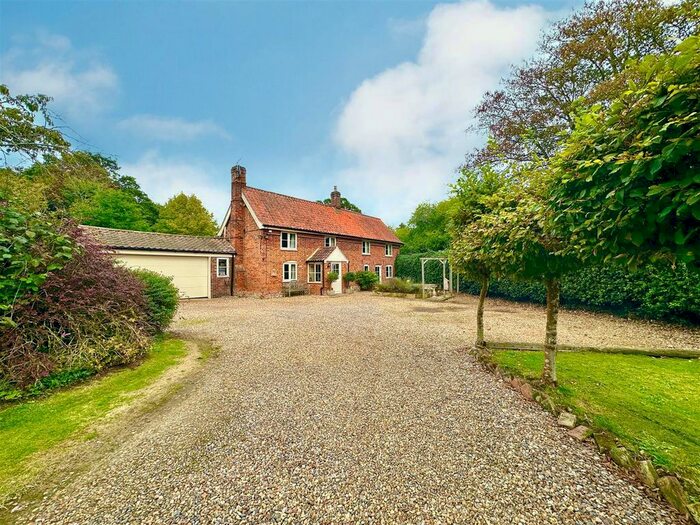 3 Bedroom Detached House For Sale In Wood Street, Catfield, Great Yarmouth, NR29