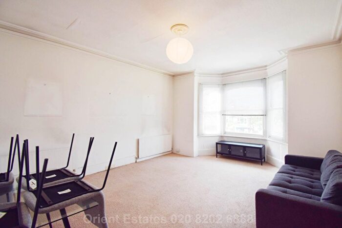 4 Bedroom Flat To Rent In Station Road, London, NW4