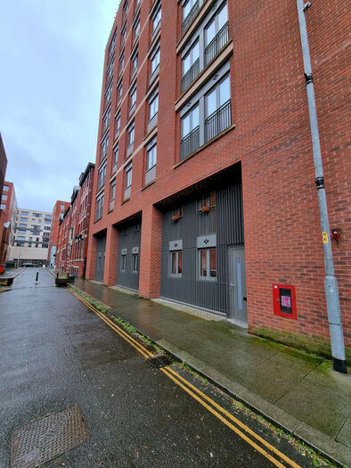 2 Bedroom Town House To Rent In Hood Street, Ancoats, M4