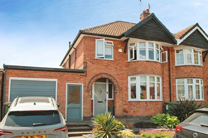 3 Bedroom Semi Detached House For Sale In Steyning Crescent, Glenfield, Leicester, Leicestershire, LE3