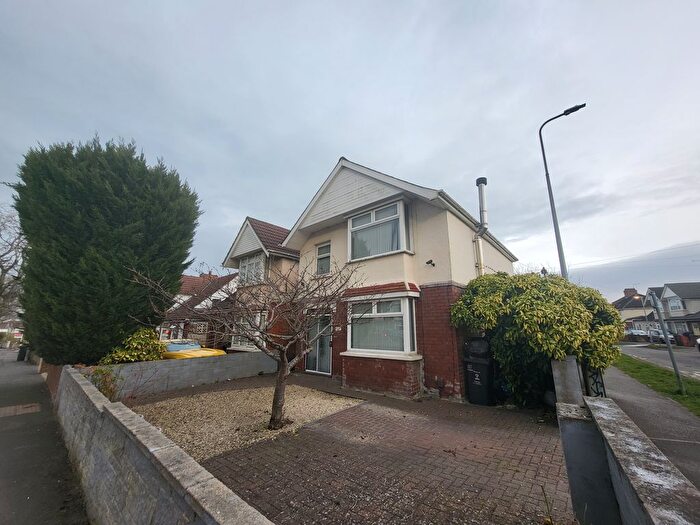 3 Bedroom Detached House To Rent In Drove Road, Swindon, SN1