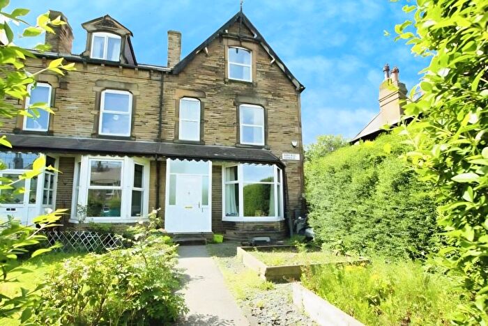 4 Bedroom Terraced House For Sale In Barfield Terrace, Morley, LS27