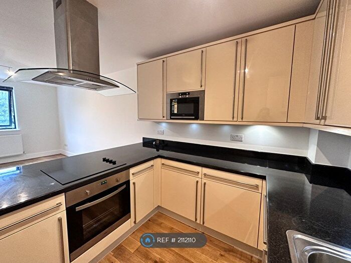 1 Bedroom Flat To Rent In Meridian Court, London, SE15