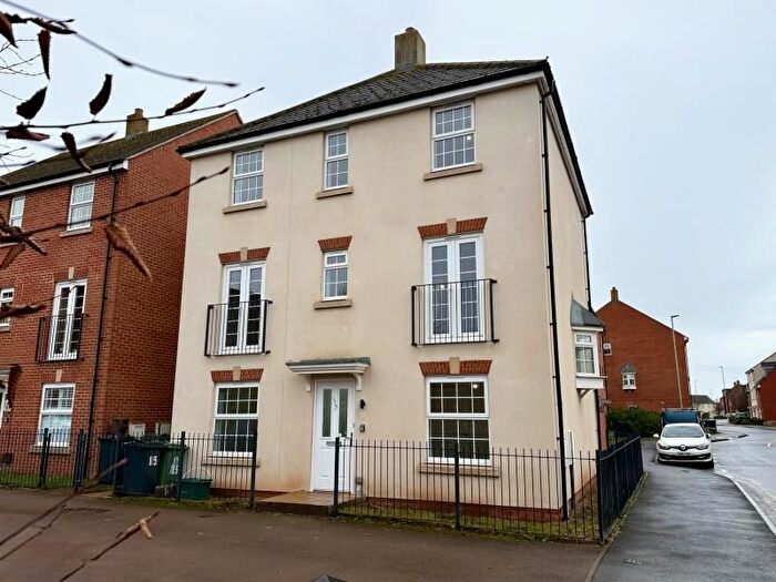4 Bedroom Town House To Rent In Thatcham Avenue, Kingsway, GL2