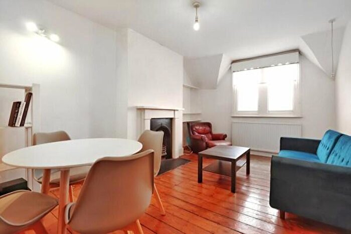 2 Bedroom Apartment To Rent In Agamemnon Road, West Hampstead, NW6