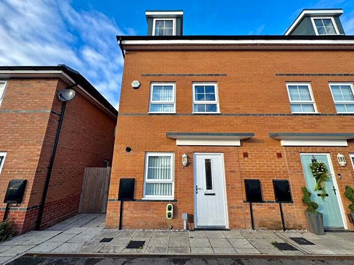 3 Bedroom Semi-Detached House For Sale In Thorn Tree Drive, Liverpool, L23