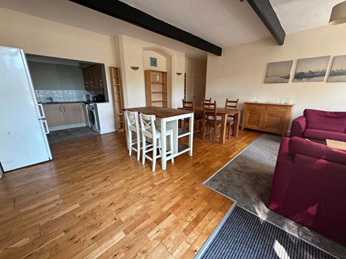 2 Bedroom Flat To Rent In Clumber Crescent South, Nottingham, Nottinghamshire, NG7