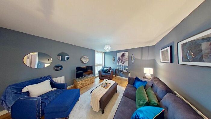 2 Bedroom Flat For Sale In Kimmerghame Terrace, Edinburgh, Midlothian, EH4