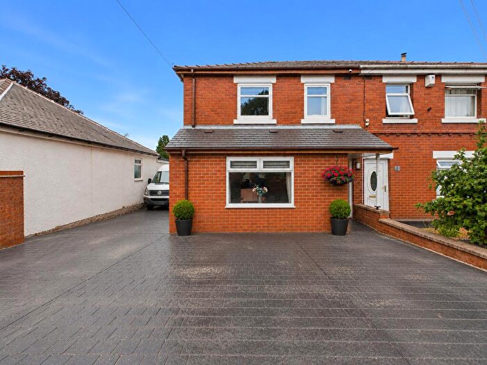 5 Bedroom Semi-Detached House For Sale In Greaves Sike Lane, Micklebring, Rotherham, S66