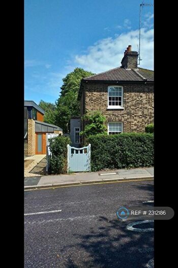 2 Bedroom Semi-Detached House To Rent In Coppetts Road, London, N10