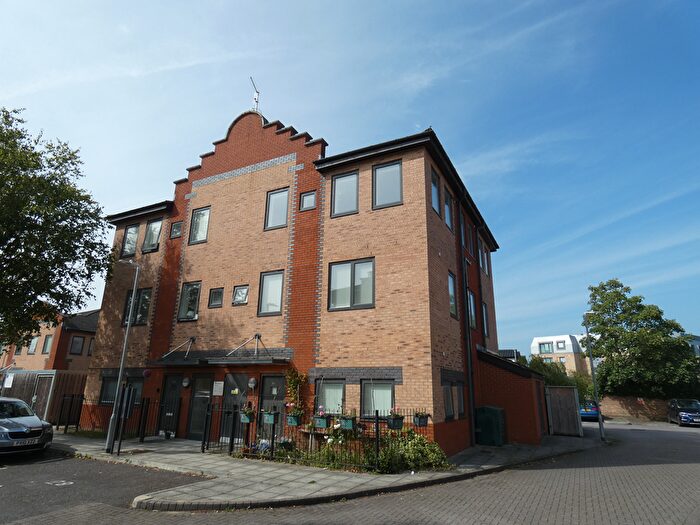 1 Bedroom Flat To Rent In Westminster Court, Hipley Street, Old Woking, GU22