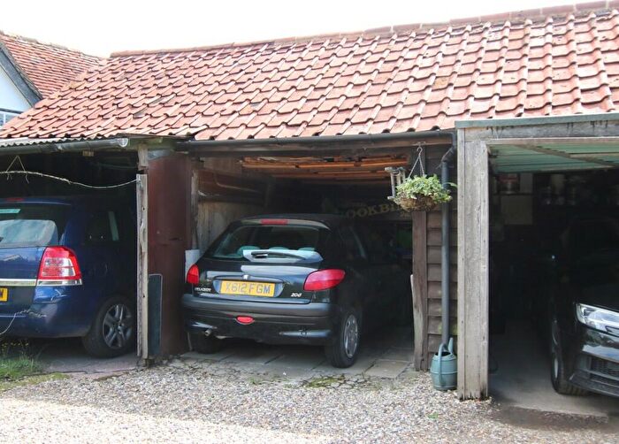 3 Bedroom Terraced House For Sale In Dunmow, Essex, CM6