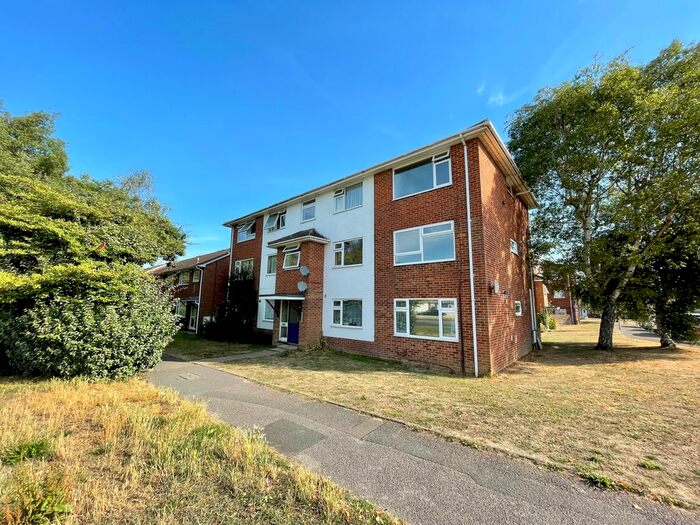2 Bedroom Flat To Rent In Blandford Road, Hamworthy, Poole, BH15