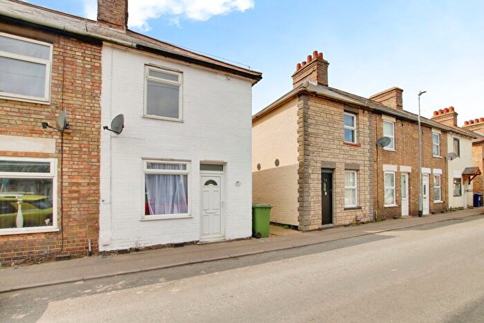 2 Bedroom End Of Terrace House For Sale In Burnsfield Street, Chatteris, PE16