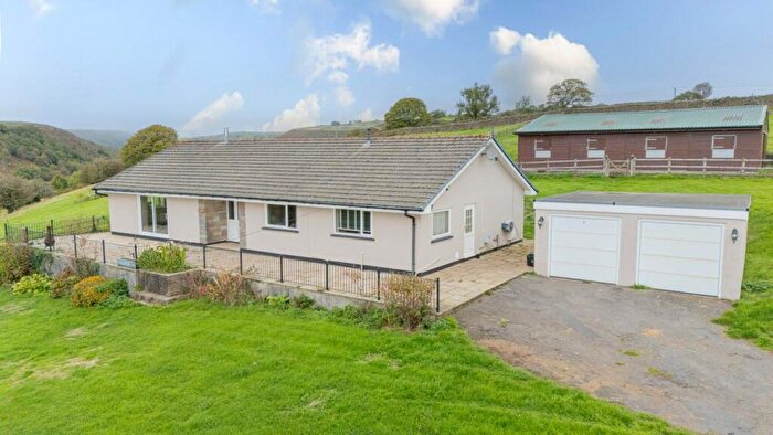 5 Bedroom Bungalow To Rent In Maen Gilfach, Trelewis, Treharris, CF46