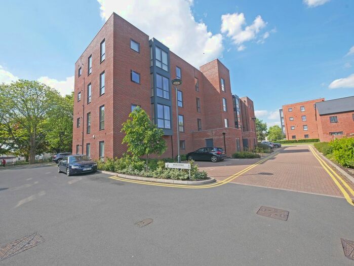 1 Bedroom Flat To Rent In Willoughby Avenue, Uxbridge, UB10