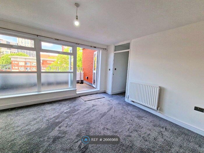 2 Bedroom Flat To Rent In Shepherds Gardens, Birmingham, B15