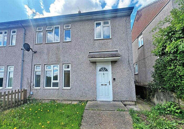 3 Bedroom End Of Terrace House For Sale In Lipscombe Rise, Alton, GU34